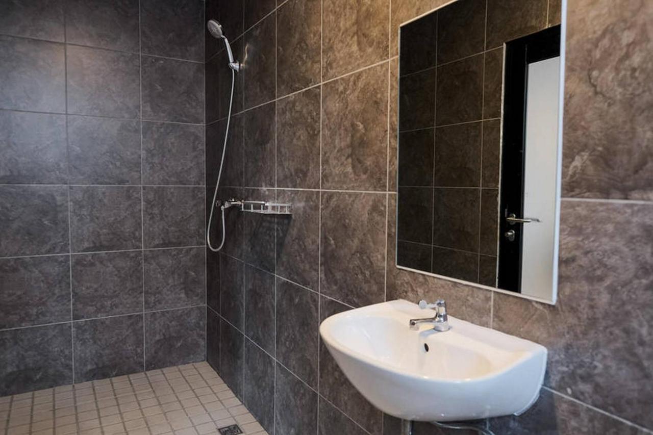 ג'קרטה Reddoorz Plus Near Taman Anggrek Mall מראה חיצוני תמונה