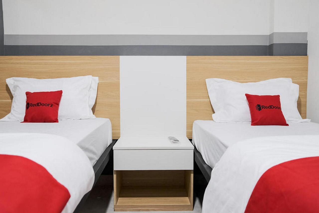 ג'קרטה Reddoorz Plus Near Taman Anggrek Mall מראה חיצוני תמונה