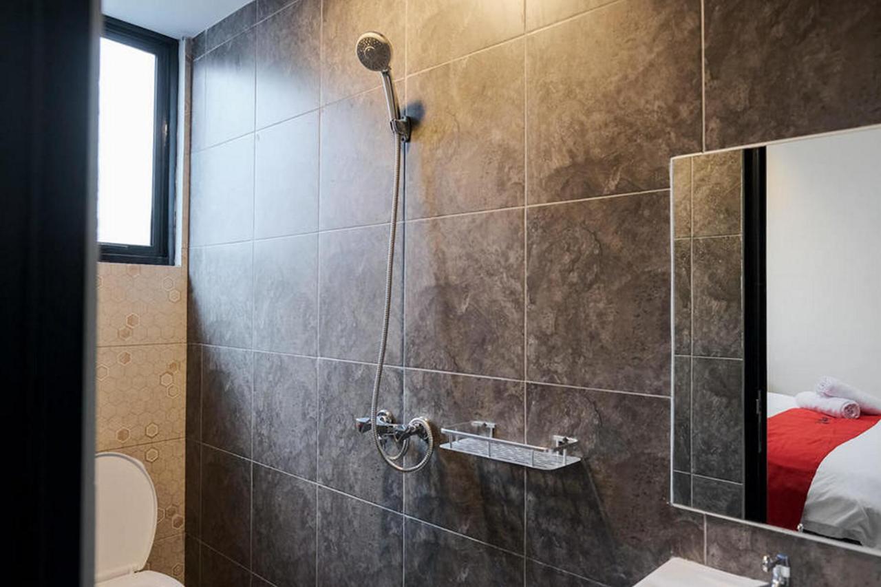 ג'קרטה Reddoorz Plus Near Taman Anggrek Mall מראה חיצוני תמונה